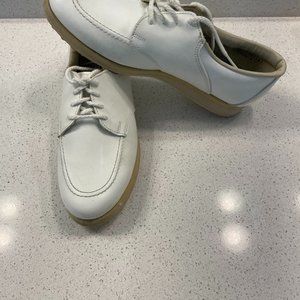 Dexter Men's Waterproof Cream Lace-Up Shoes: Style Meets Durability Size 8